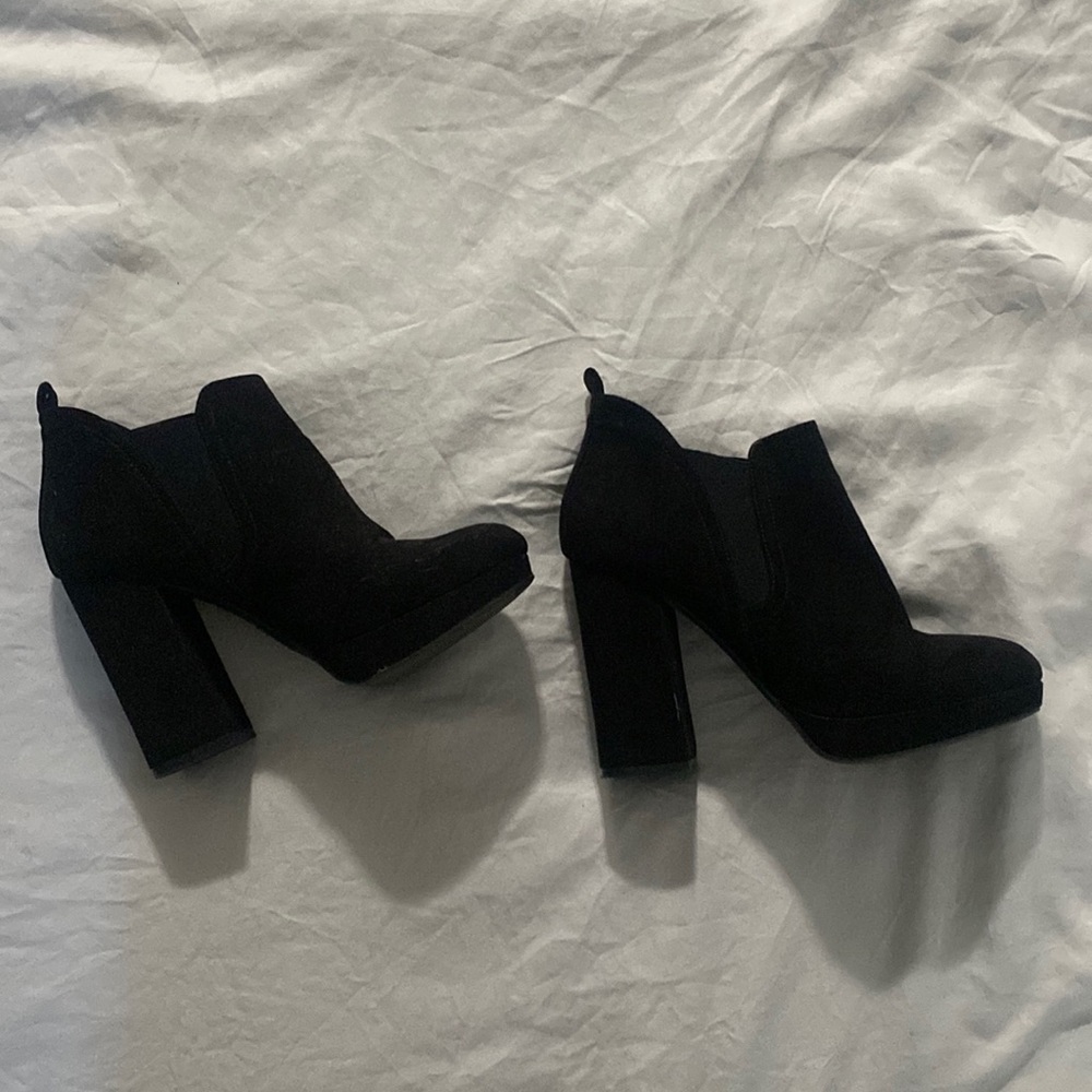 Black High heel boot